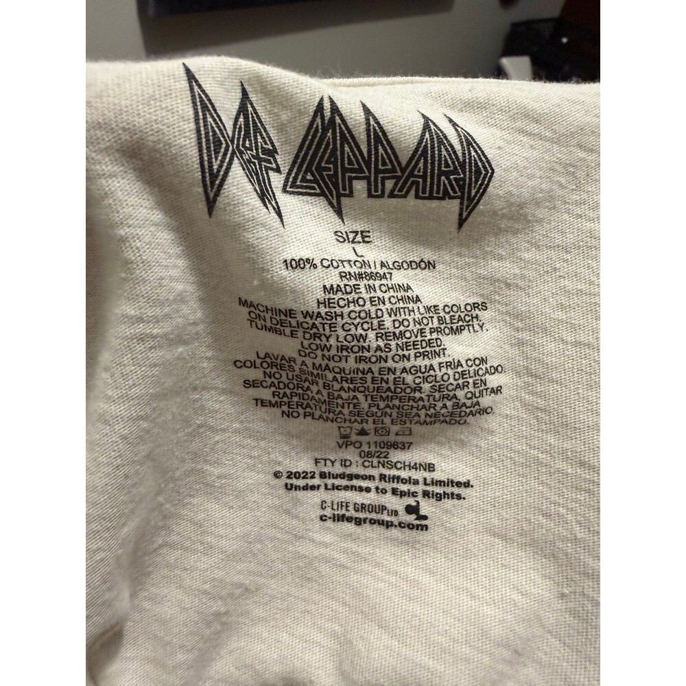 Def Leppard Hysteria Leopard Band Concert Cropped Graphic T-Shirt White Size L - Picture 3 of 3